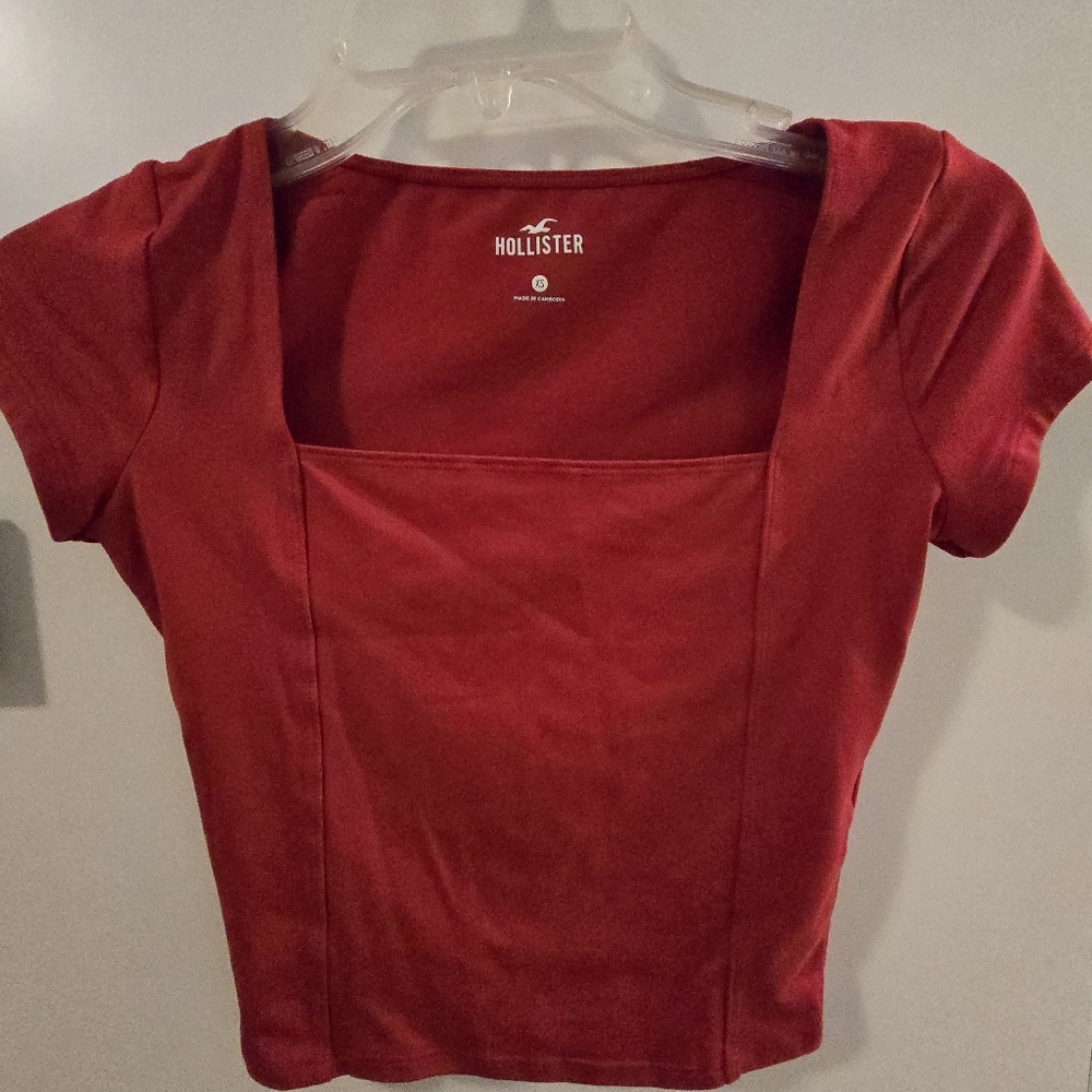 Hollister Women's Vibrant Red Crop Top